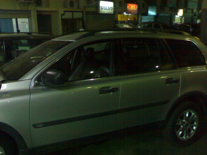 فولفو xc90موديل 2004 دفع رباعي 