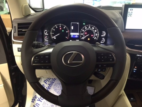 i introduce 2016 Lexus LX570,gcc spec