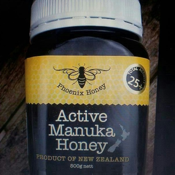 عسل مانوكا النيوزيلندي (manuka honey)