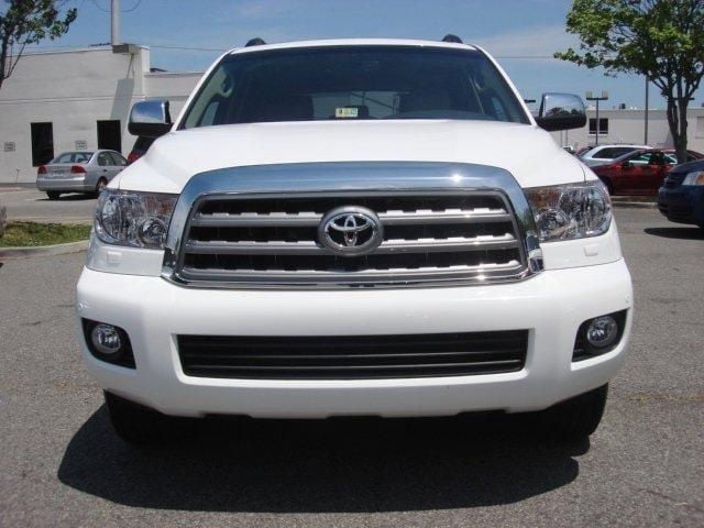 NEAT 2013 TOYOTA SEQUOIA