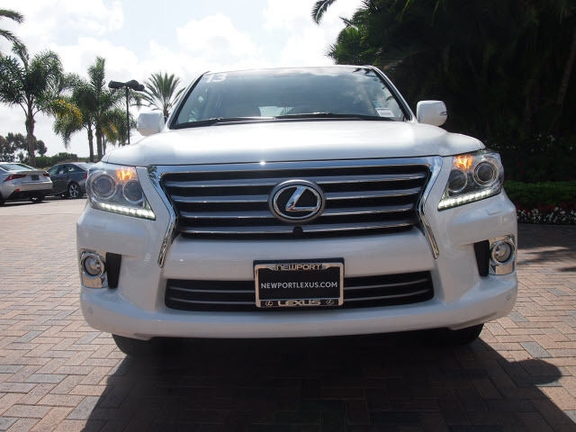 2013 LEXUS LX570 GCC.