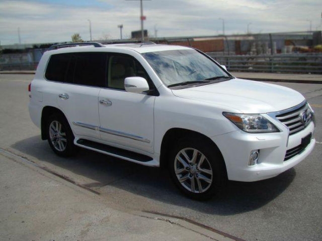 2013 Lexus Lx 570 ( GCC SPECS )