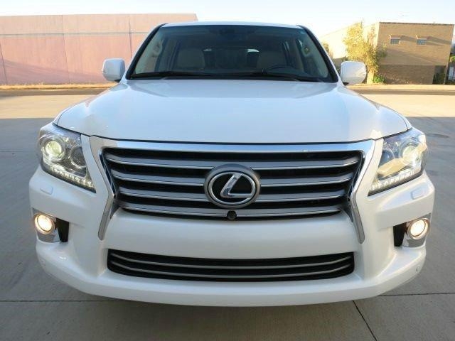 SELLING MY, 2013 USED LEXUS LX 570, SUV.